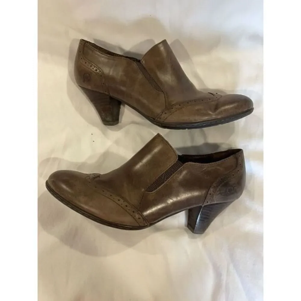Born Women's Booties Sz 7.5 Brown Leather Wingtip Western Stacked Heel Pumps Zip